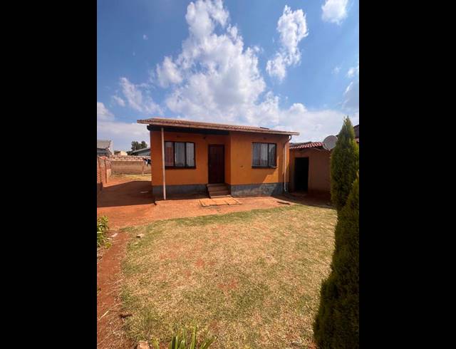 2 BEDROOM HOUSE FOR SALE IN MAOKENG